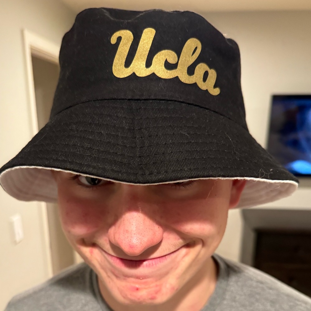 Reversible UCLA bucket hat black and or White